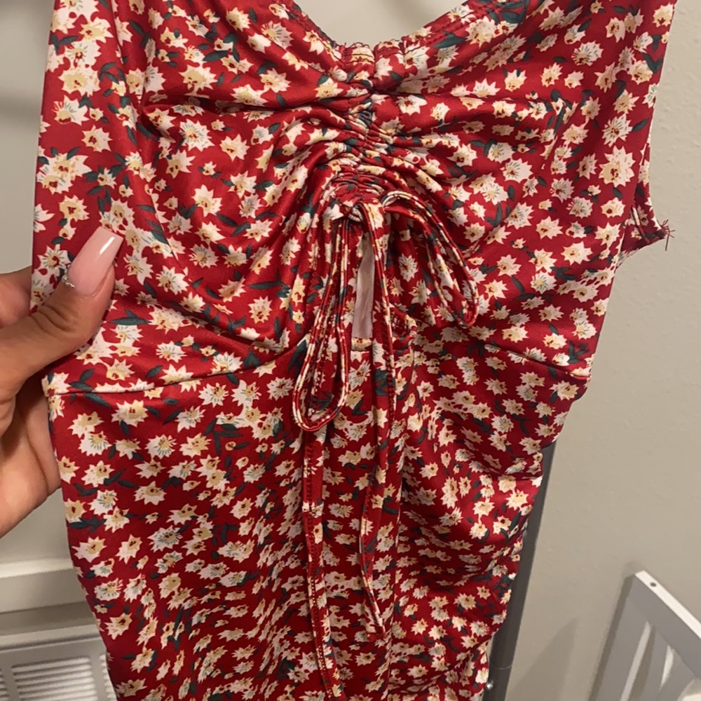 Dresses - Picture 4 of 5